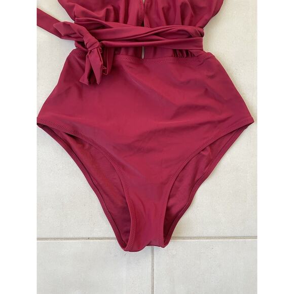 Cupshe Swim One Piece Swimsuit Halter Strappy Cranberrry - Picture 5 of 9